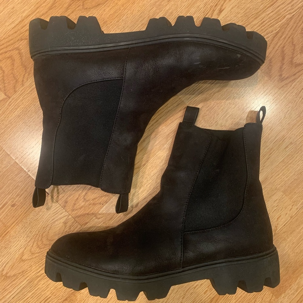 Vegan leather Chelsea boots